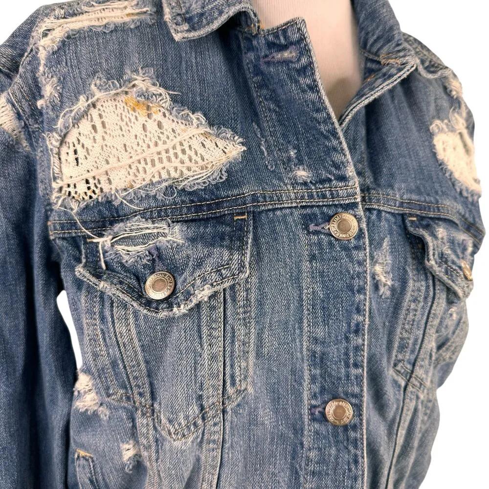 American Eagle Distressed Crochet Accent Button Up Jean Jacket Size Medium - Image 2