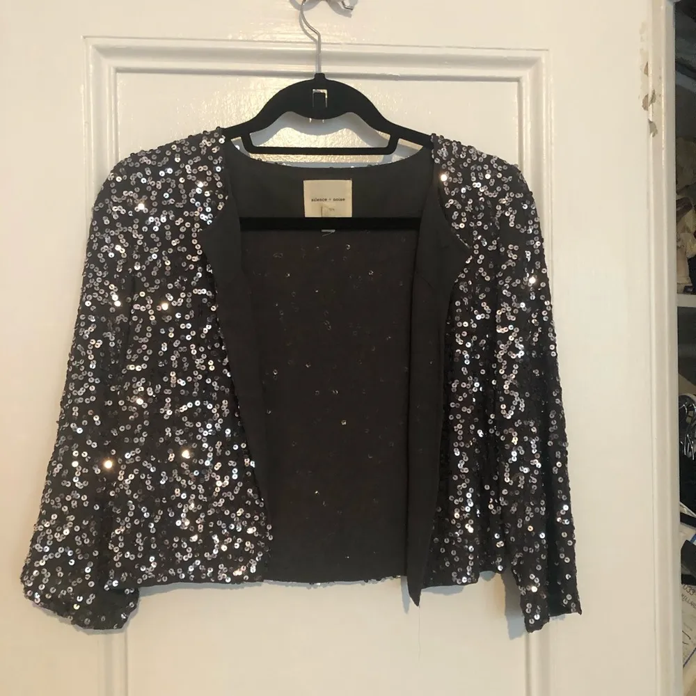 Silence + Noise grey sequin jacket - Image 2
