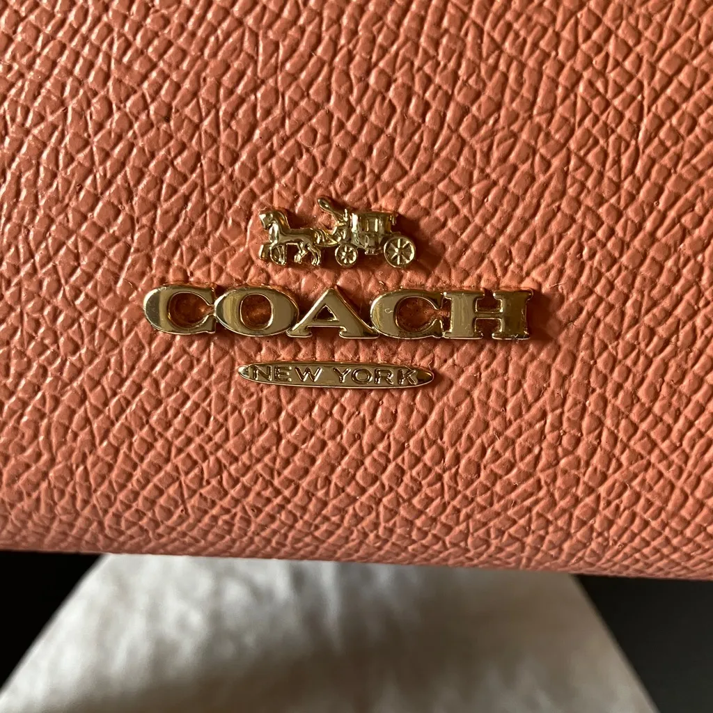 Coach: Coral Bifold Wallet - Image 2