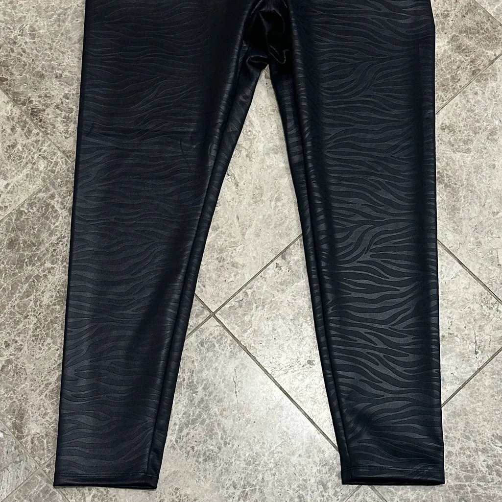 Express Black Zebra Embossed Legging NEW High Rise XL Stripes - Image 4