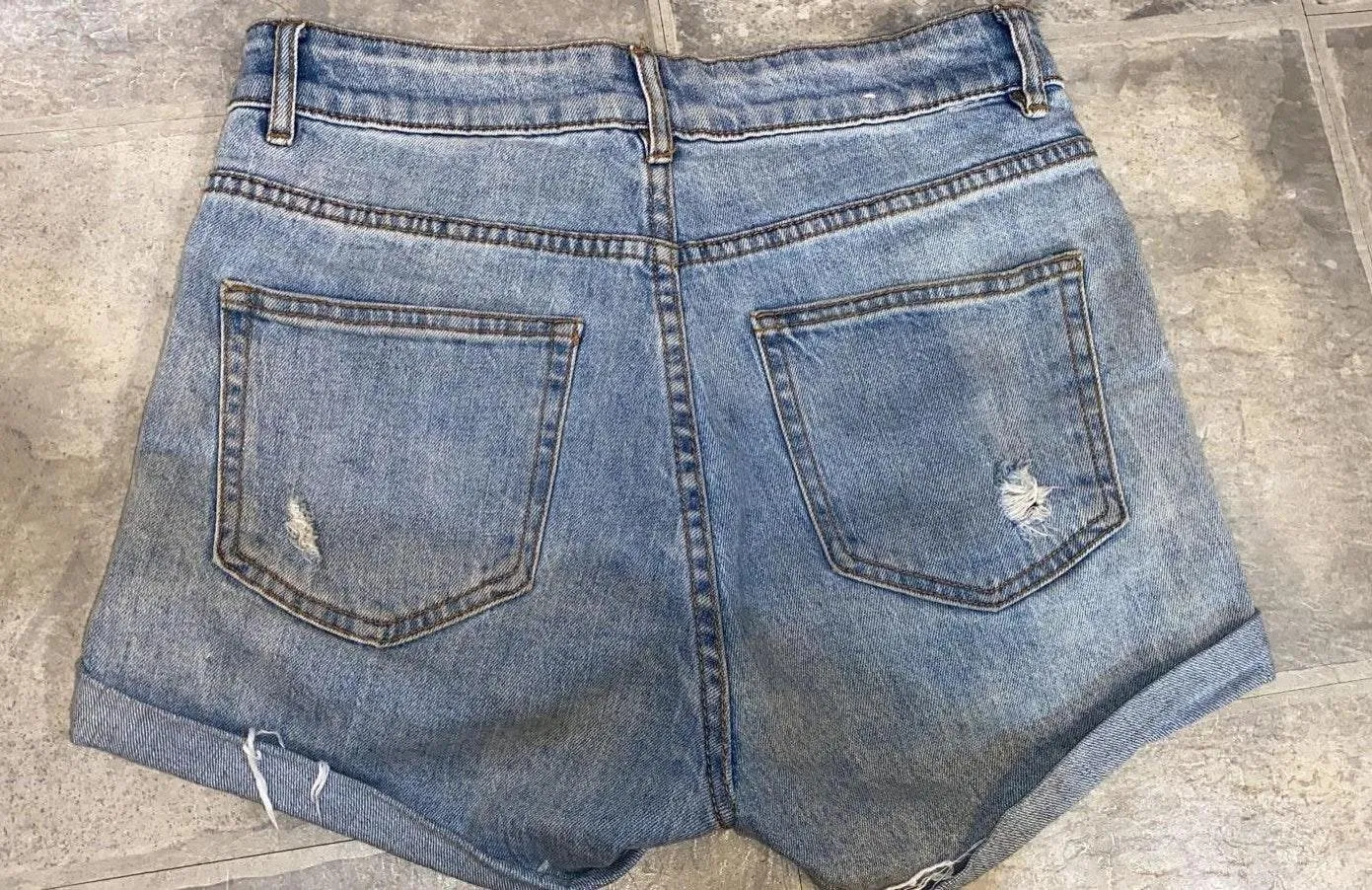 H&M denim shorts - Image 4