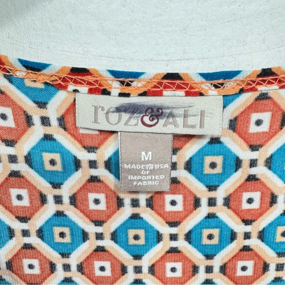 Roz & Ali Sleeveless Mixed Geo Print Keyhole Neckline Tunic Top Size Medium - Image 4