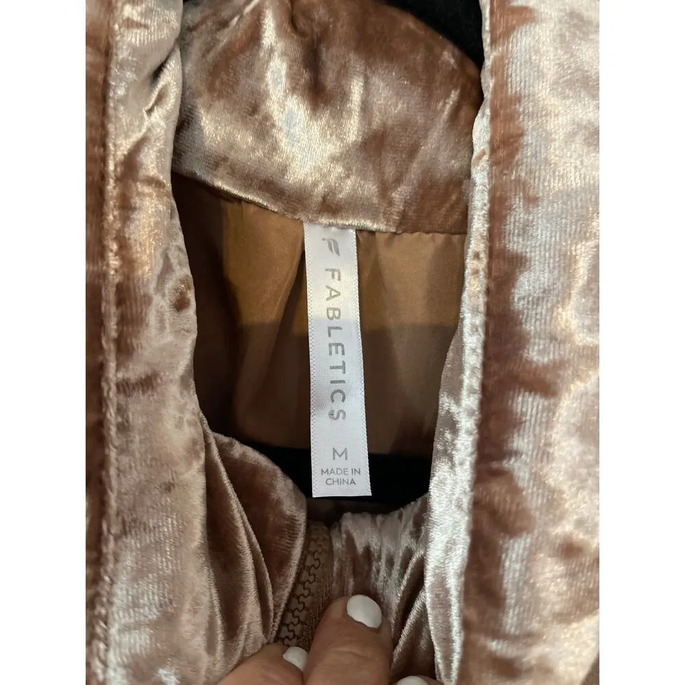 Fabletics Wander Crushed
Velour Cropped Puffer Jacket Medium - Image 4