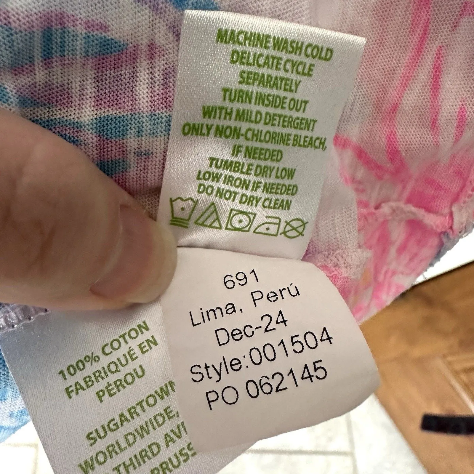 Lilly Pulitzer Etta V-Neck Top Size Large Pink Blue Short Sleeve Tropical Floral - Image 5