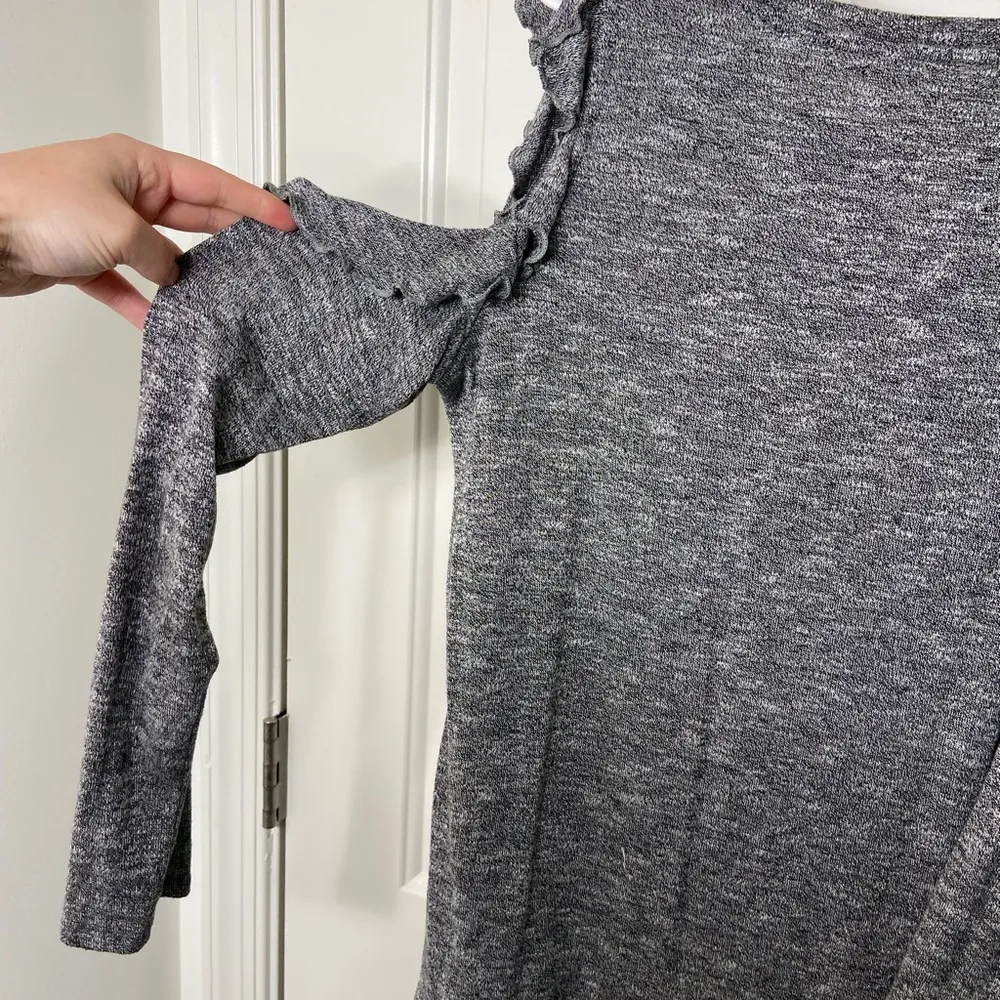 EUC Lucky Brand women’s dark gray ruffle cutout shoulder long sleeve knit blouse - Image 4