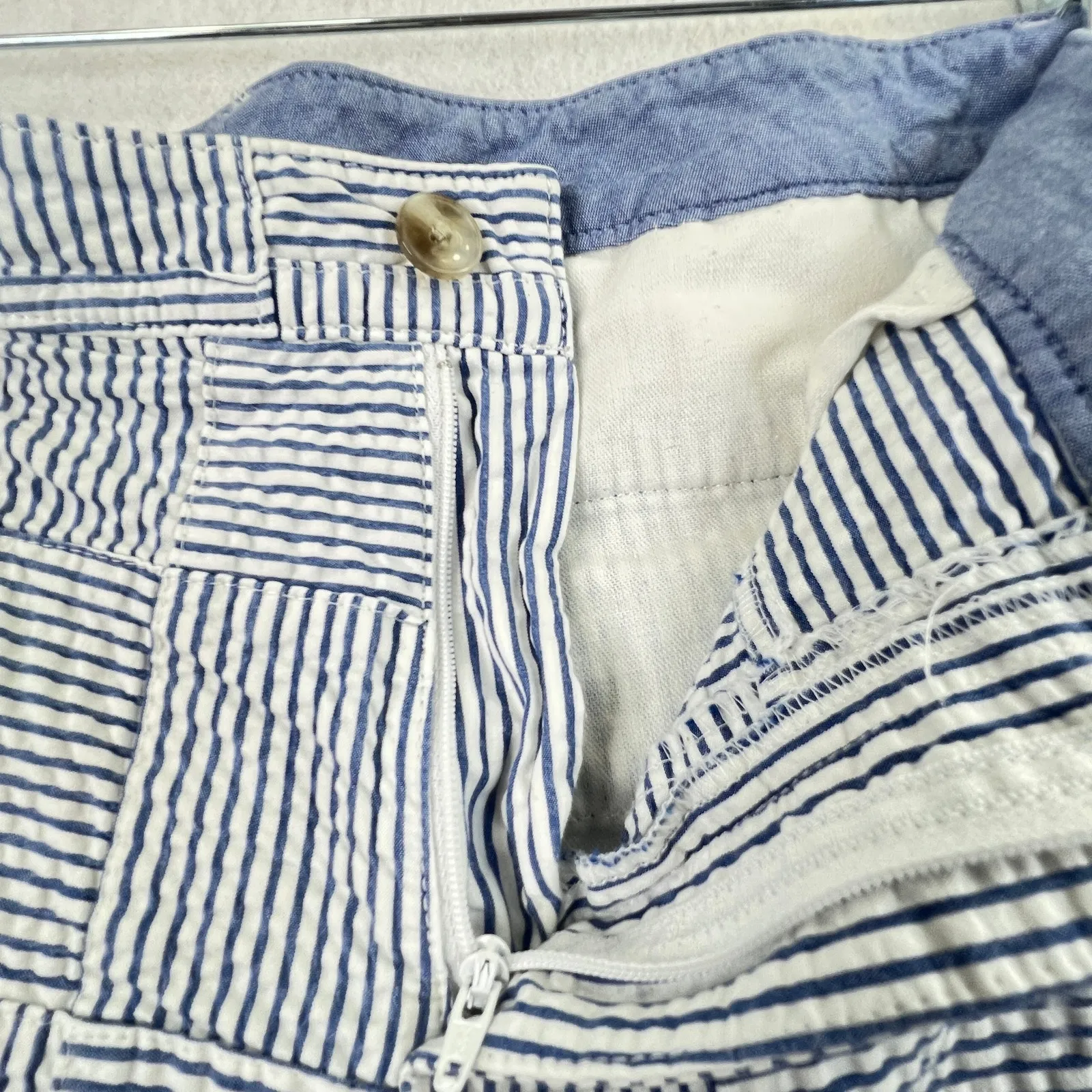 L.L. Bean Womens Favorite Fit Seersucker Patchwork Shorts Blue White 12 Mid Rise - Image 4