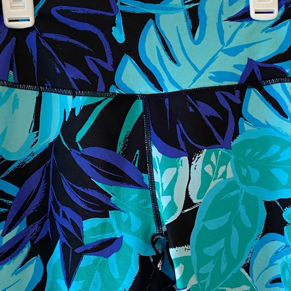 CALVIN KLEIN performance leggings size small - Image 3