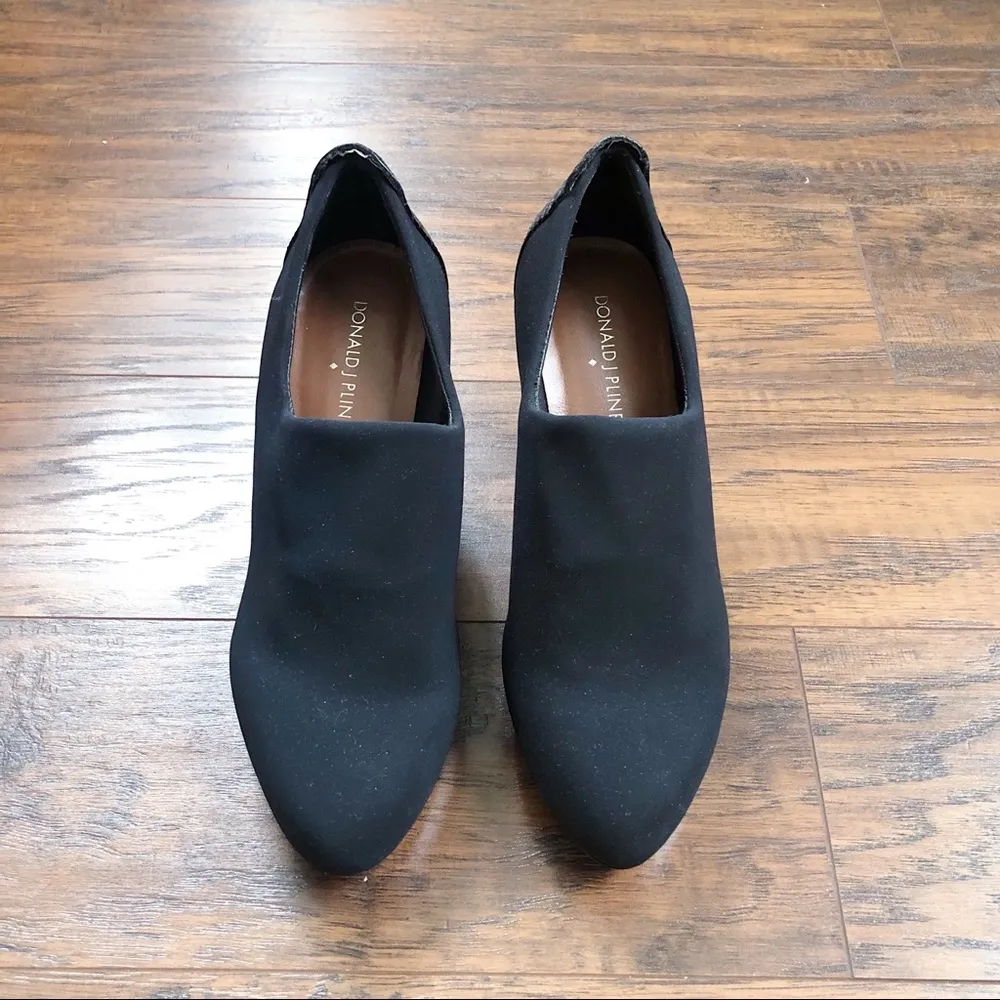 Donald J Pliner • Evelyn black platform pumps heels stretch snakeskin crepe Size 6.5 - Image 3