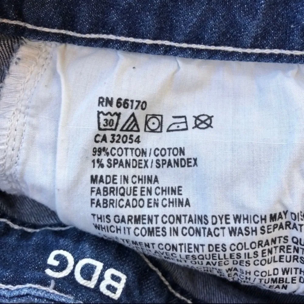 BDG (UO) Super High Rise Foxy Shorts Size 28 - Image 3