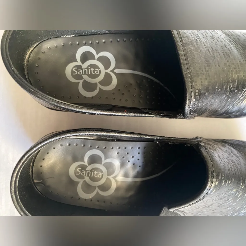 Sanita‎ Women’s Reese Black Clogs Size 40 - Image 8
