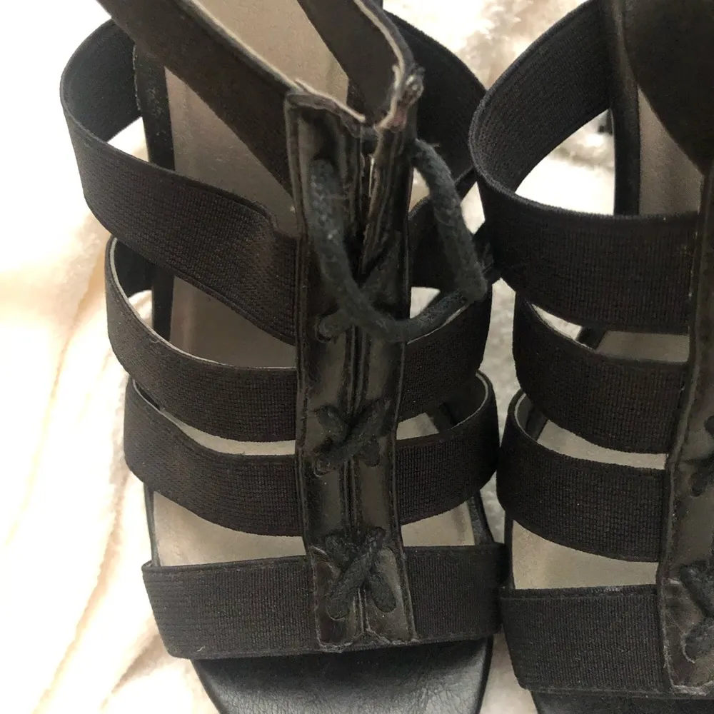 Apt. 9 Black Strappy Tie Up Heels sz 7 - Image 8
