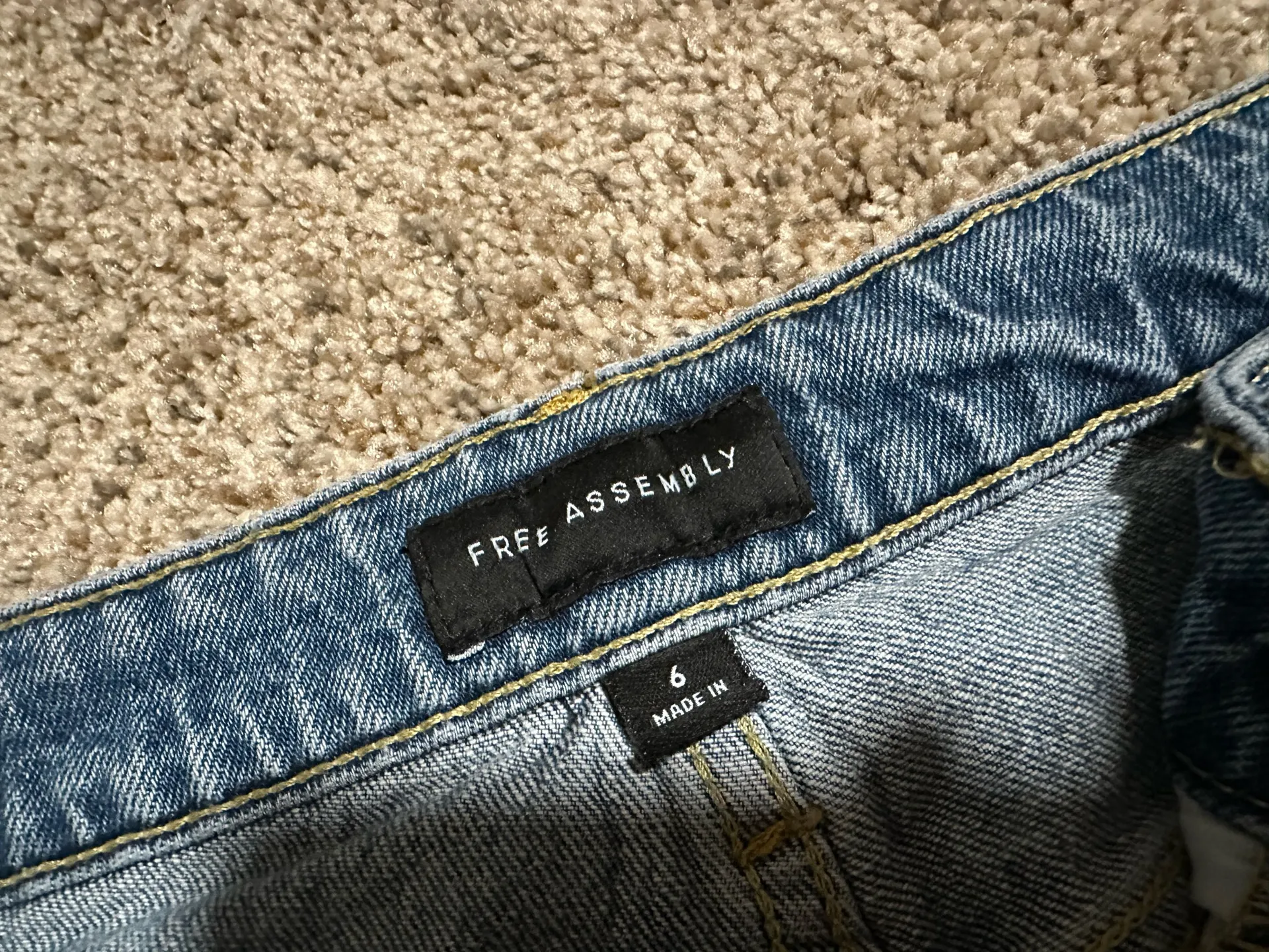 Classic blue denim cutoff shorts - Image 2