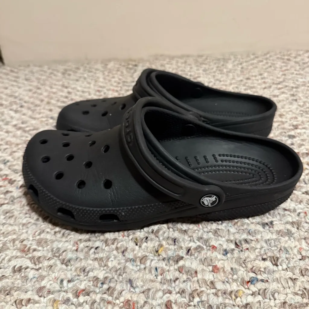 Crocs Classic Black Clog- Women’s Size 9, Men’s Size 7 - Image 4