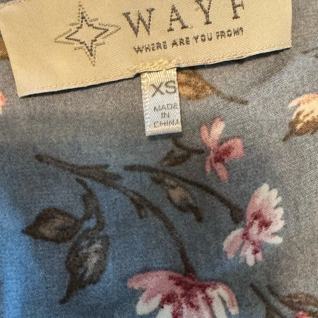 WAYF busty blue floral puff Sleeve top - Image 6