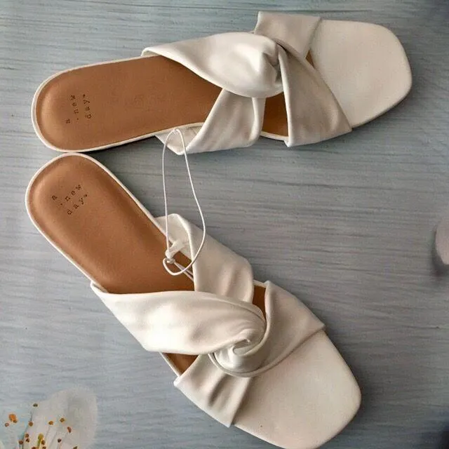 White Flats, Size 8 1/2 - Image 2