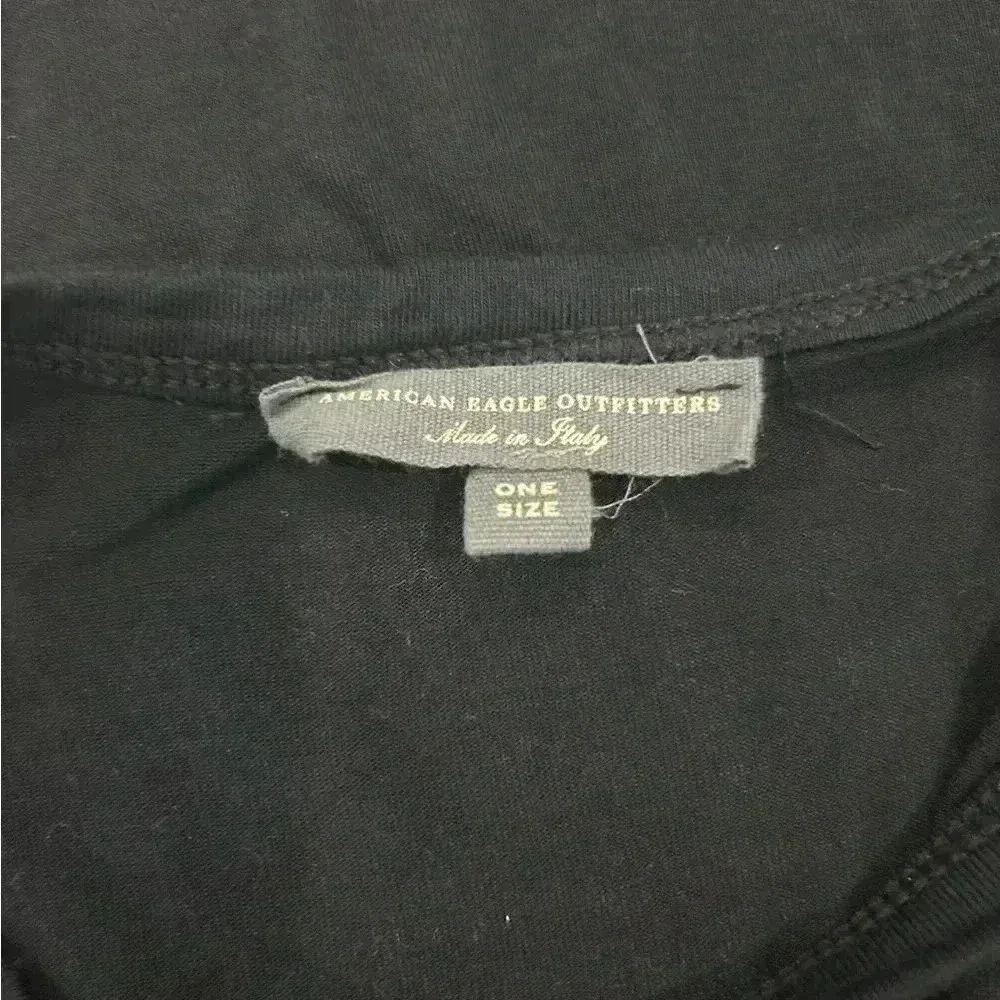 American eagle halter black crop top in one size - Image 3