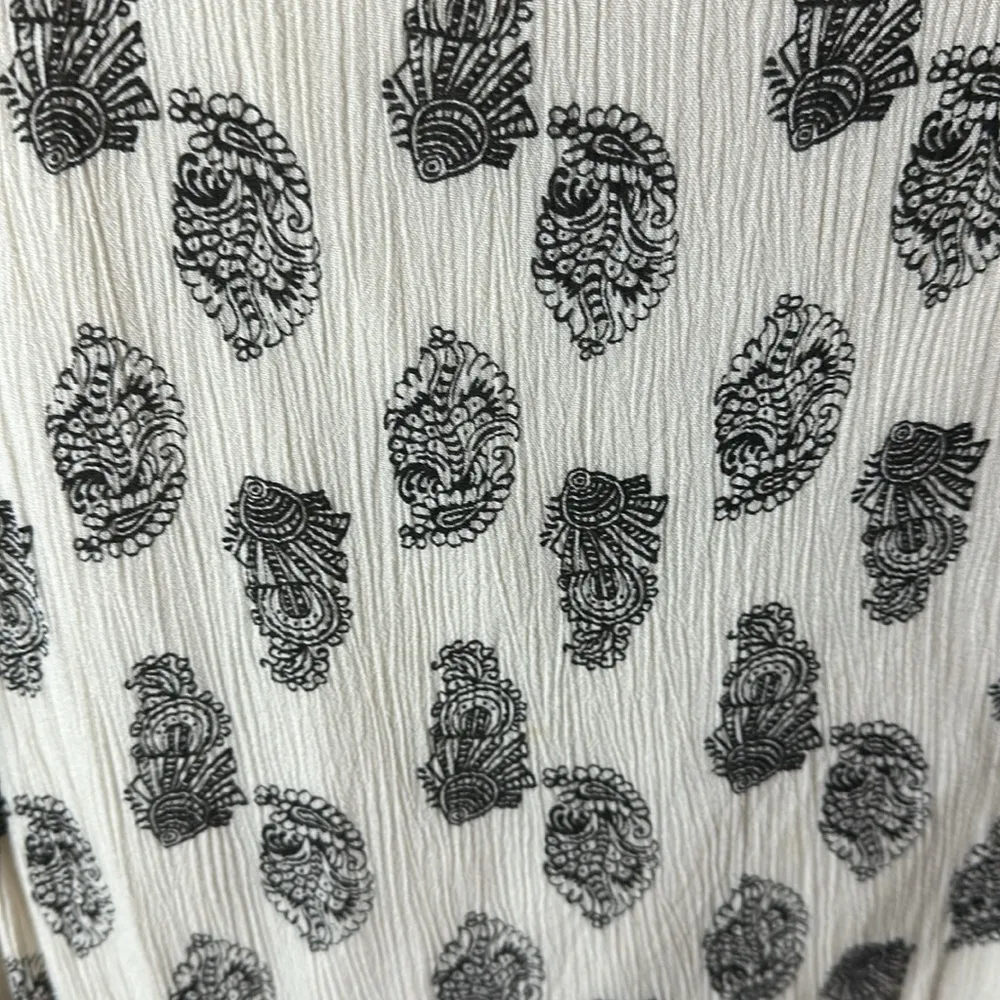 Charming Charlie Black and White Dress - Image 3