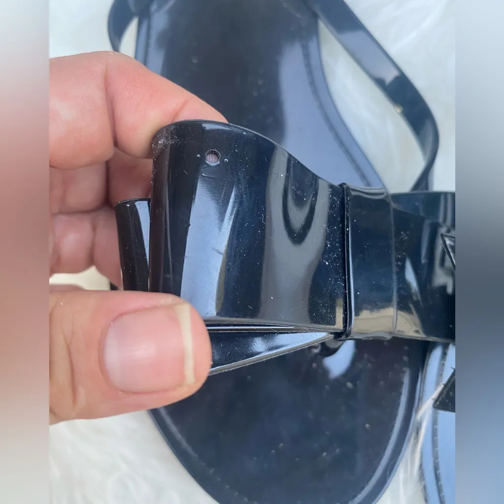 Black Kate Spake flip flops with bow on top size 9/10 - Image 3