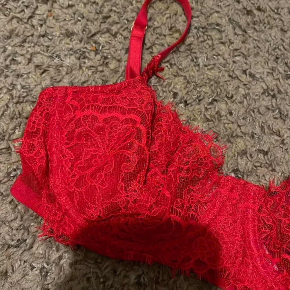 VS dream angel push up bra with no padding, 34C - Image 2