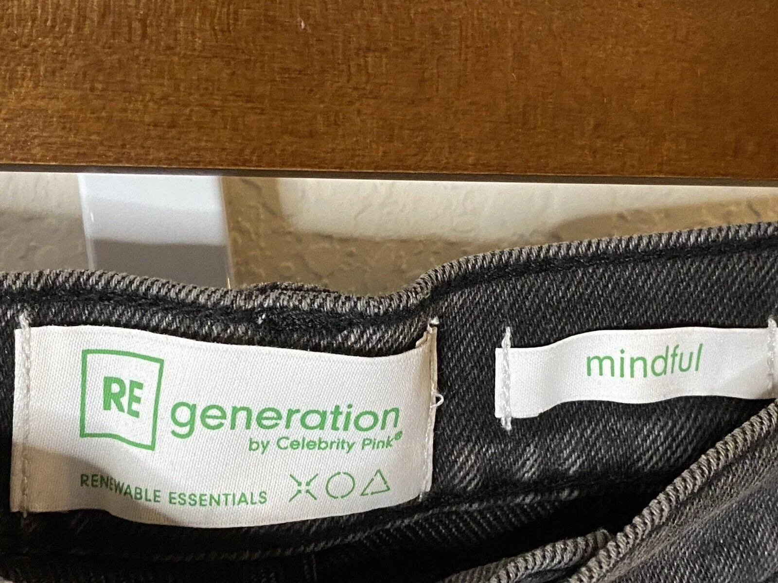 Regeneration by‎ Celebrity Pink High Rise Mindful Mom Jeans Distressed New Sz 31 - Image 7