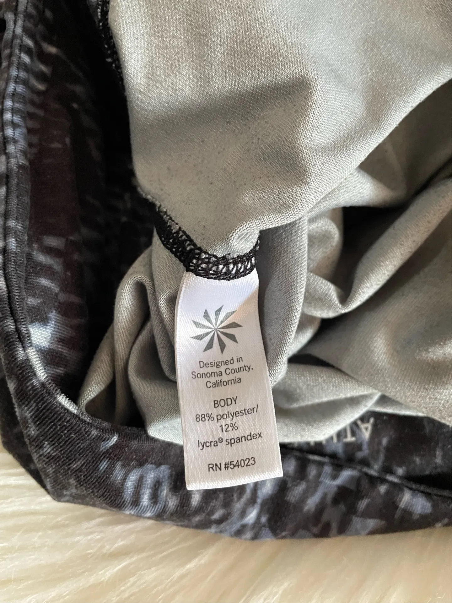 ATHLETA Chaturanga High Rise Black/Gray Cobra Snake Print Leggings  - Image 9