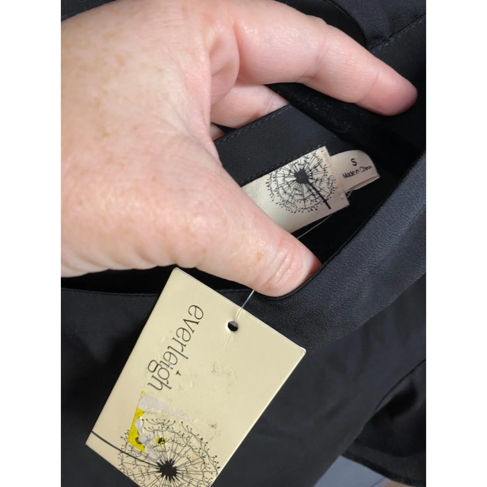 Everleigh Blouse Top Women Small Black Short Sleeve V - Image 2