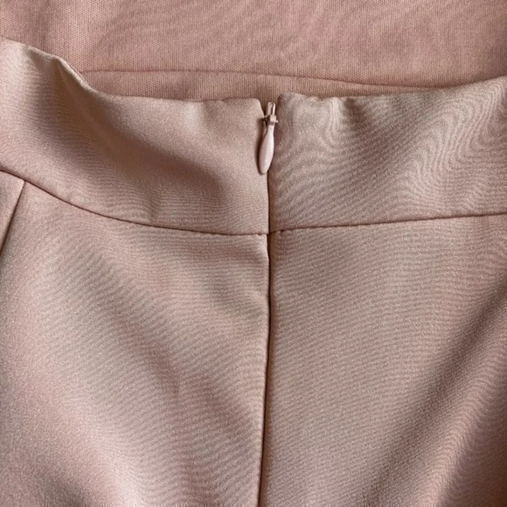 Xscape Cutout Satin V-Neck Sheath Dress Size 6 - Image 11