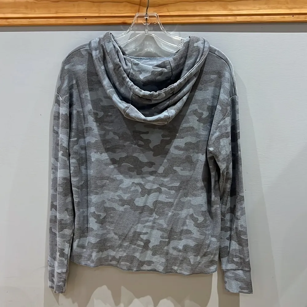 Chaser  Camouflage Hooded Long Sleeve Tee Sweatshirt Small - Image 4