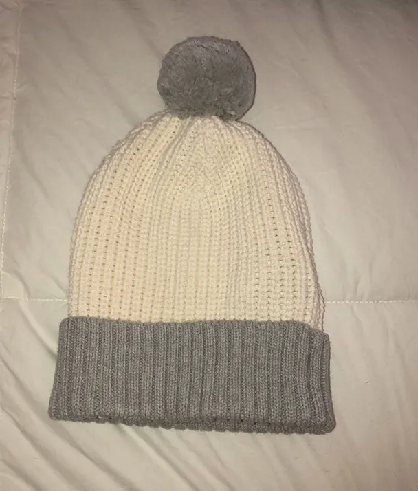 ColorBlock pom Beanie nEW cream & grey White - Image 4