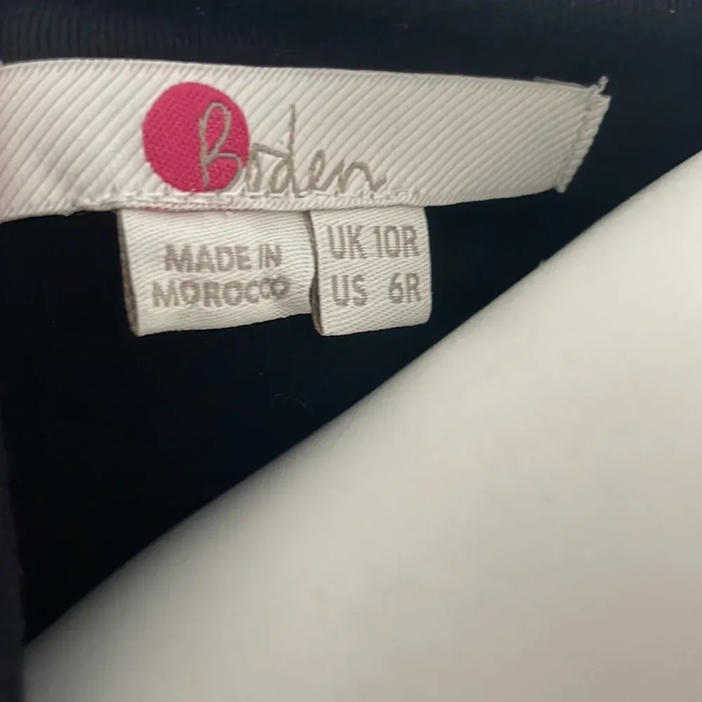 Boden Ruched Waist Midi Dress Womens Size 6 Black Short Sleeve Casual LBD Knit - Image 4