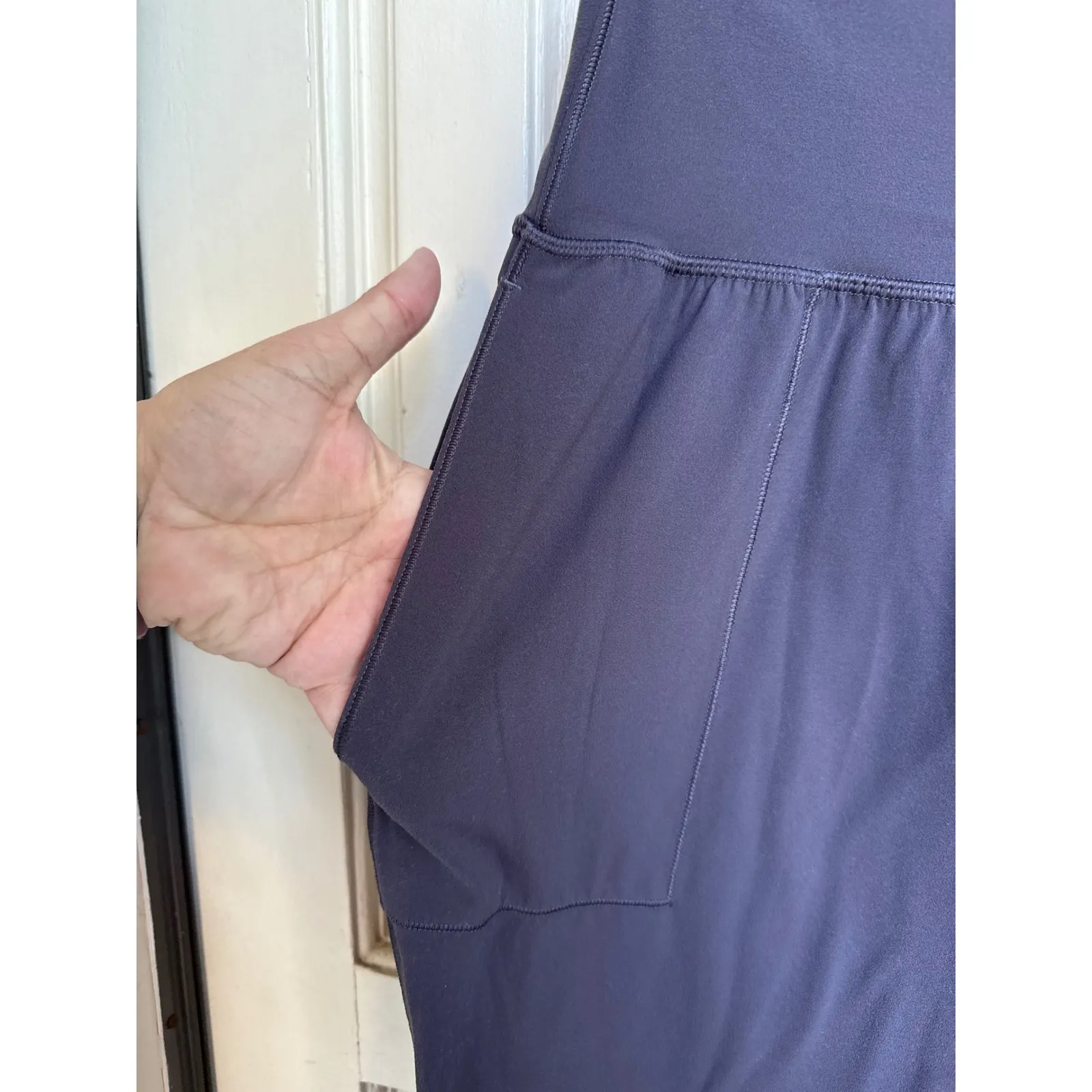 Athleta Cruise Joggers Dark Purple Nylon Lycra Pockets Size Medium - Image 5