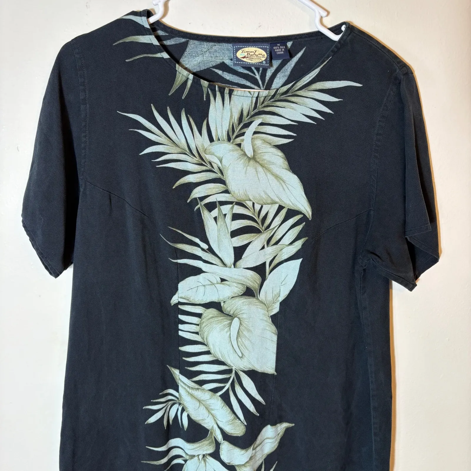 Tommy Bahama Silk Dress Black‎ Tropical Floral Print Short Sleeve Size Medium - Image 2