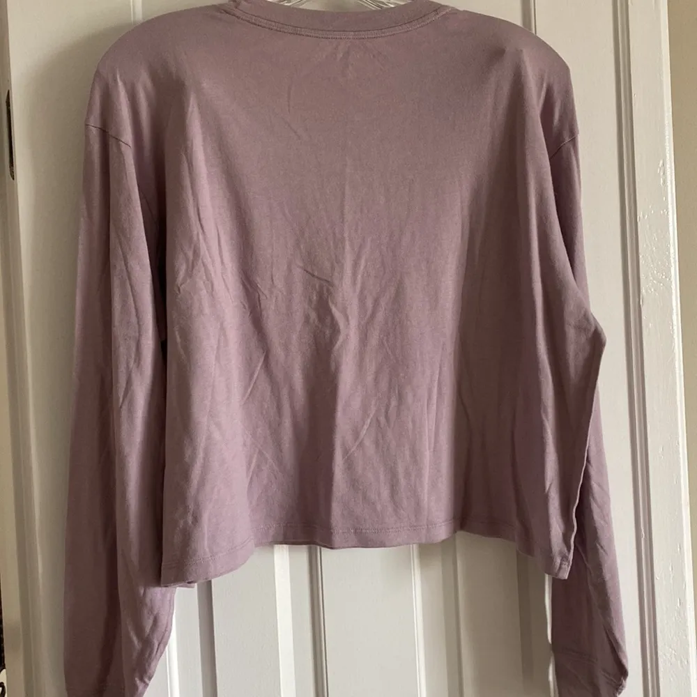American Eagle NWT  Long Sleeve Cropped Striped Lavender Colored Tee - Image 3