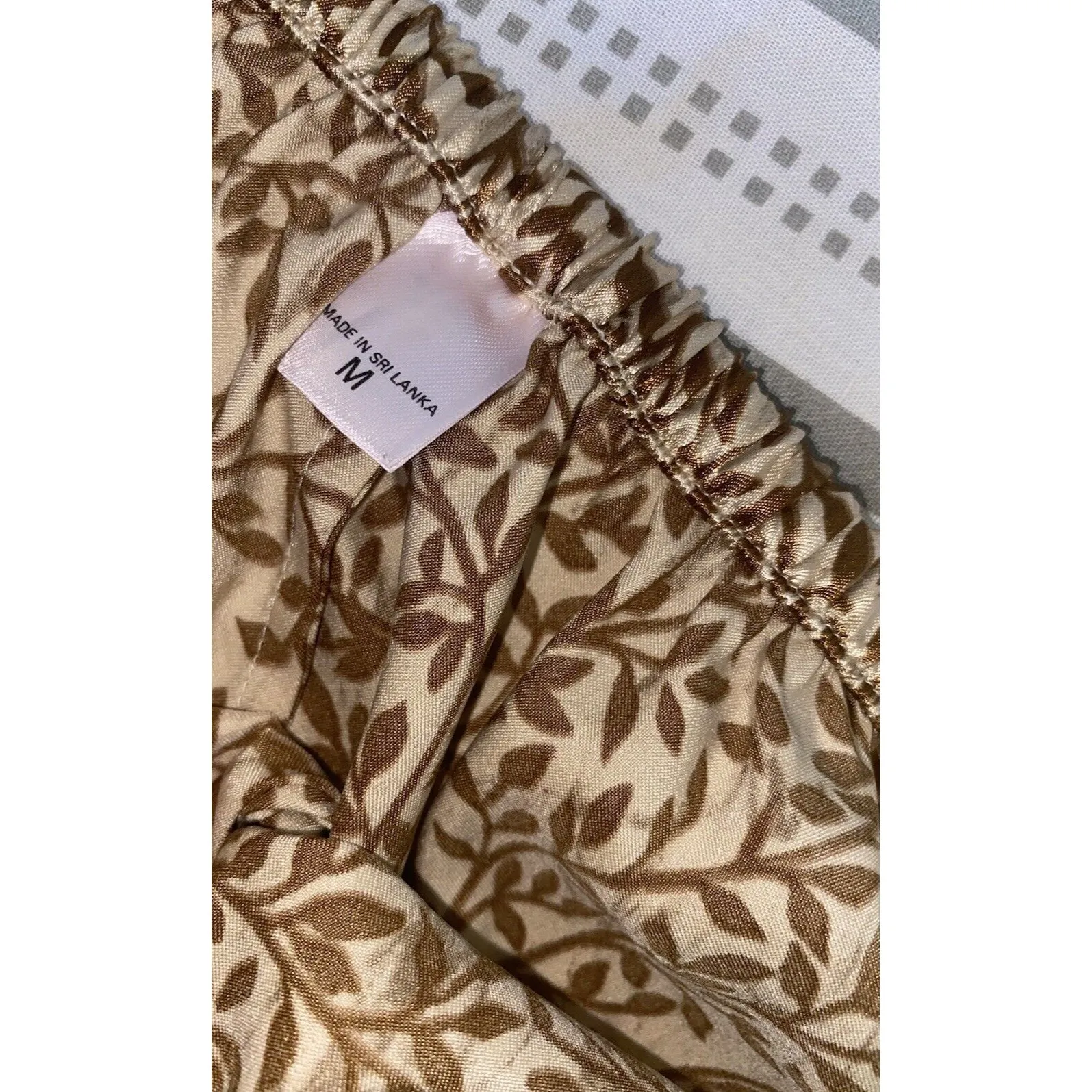 Victoria's Secret Silky Pajamas Tank Top Long Pants  Leaf  Floral print  Sz med - Image 15