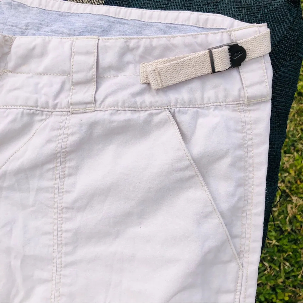 Women's Nike Golf Shorts Bermuda Length Beige M - Image 2