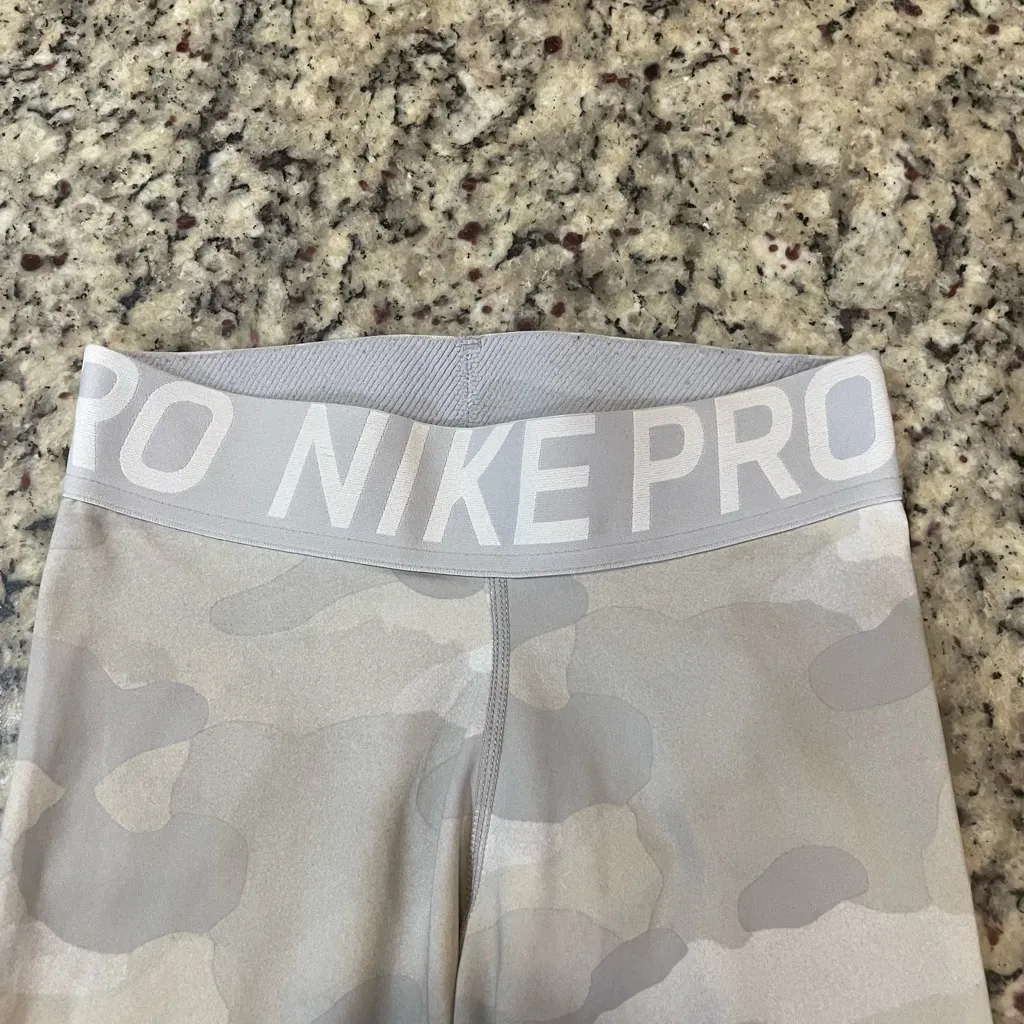 Nike Light Gray Camo Leggings - Image 4
