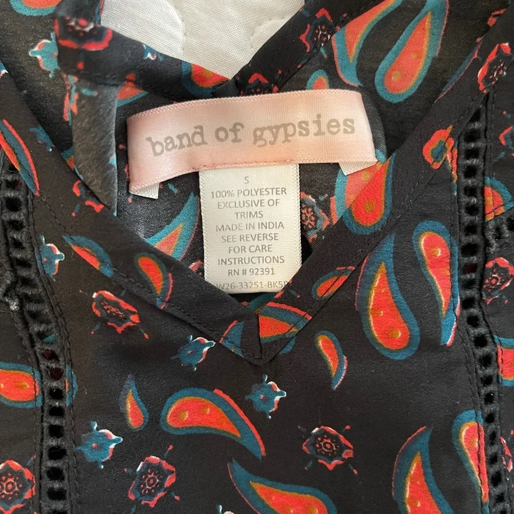 Band of Gypsies paisley v neck boho dress - Image 9