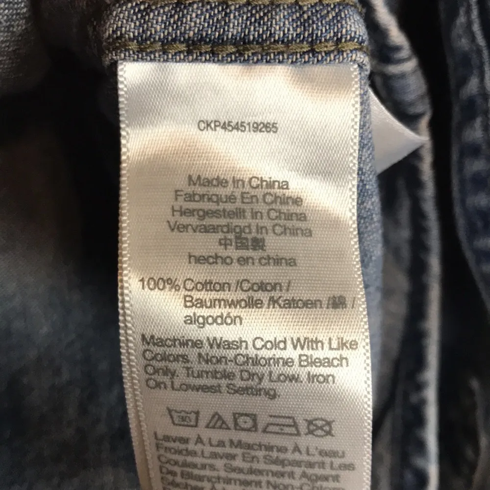 Madewell Women’s Perfect Fit Denim Western Button-Up Long Sleeve Shirt - Image 9