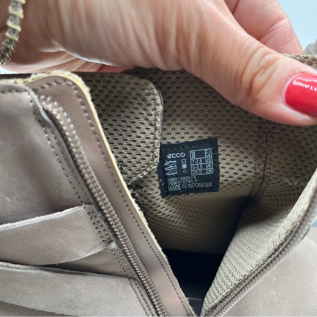 NWOB Ecco Dress Classic 35 mm Buckle Ankle Booties Gray Beige Sz 38 US 7 - 7.5 - Image 9