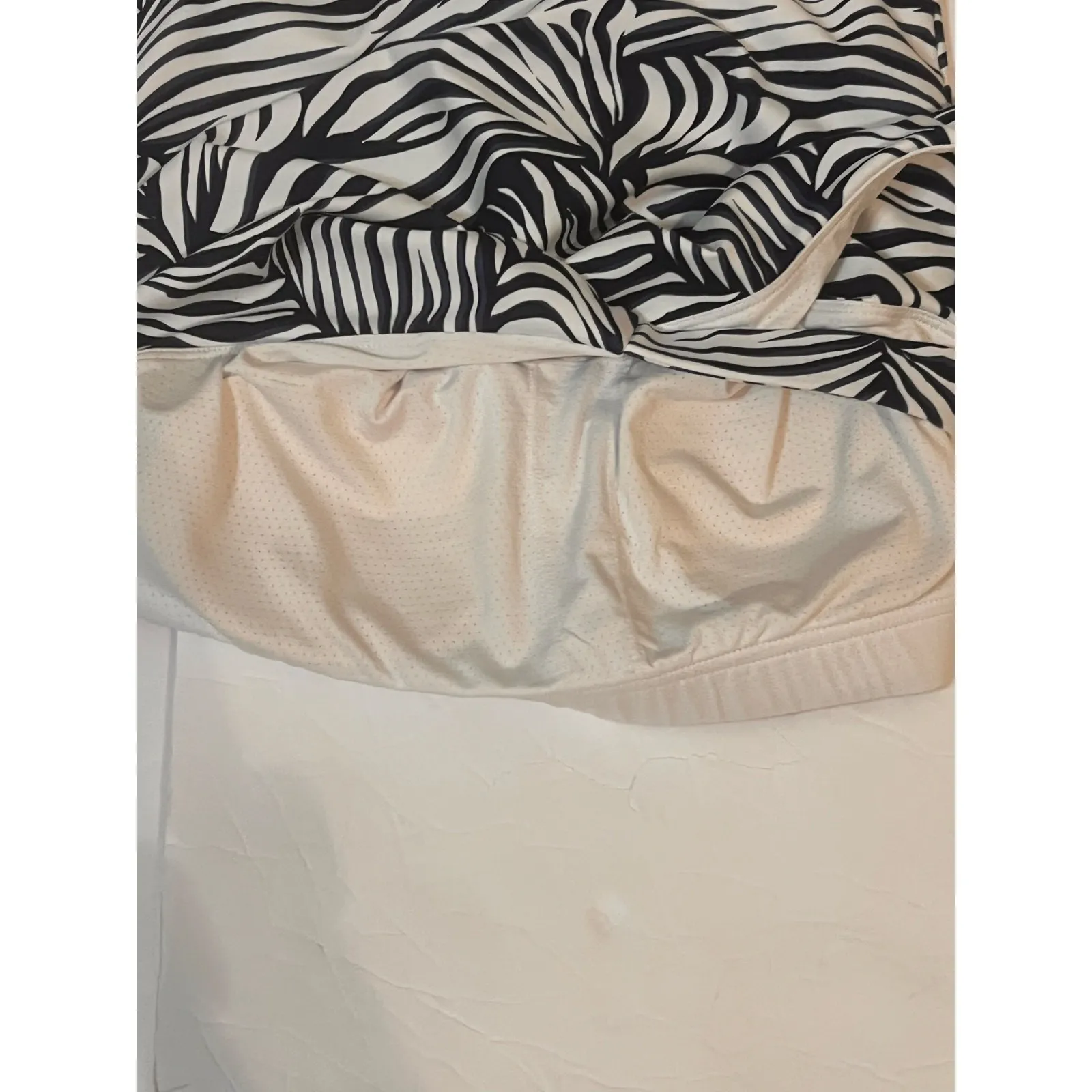 KYODA Allure Animal Zebra Print White Black Activewear Bra Top Large‎ - Image 8