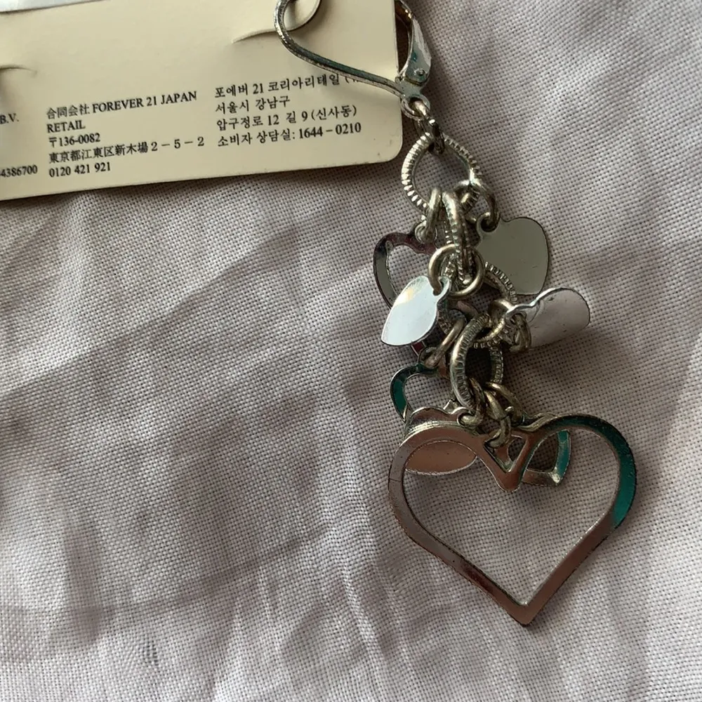 F21 heart earrings - Image 3