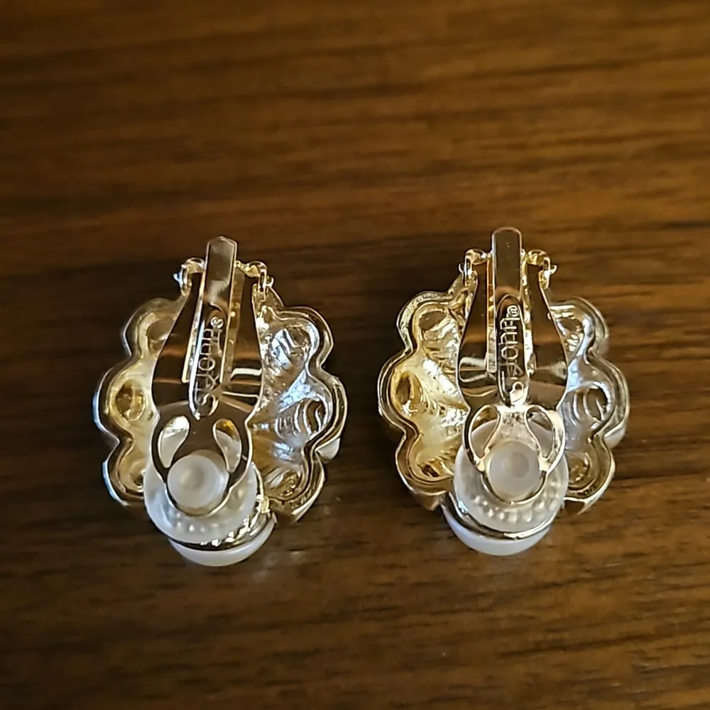 💕ST. JOHN💕 Clip On Earrings ~ Gold Imitatation Pearl with Crystals NWOT - Image 6