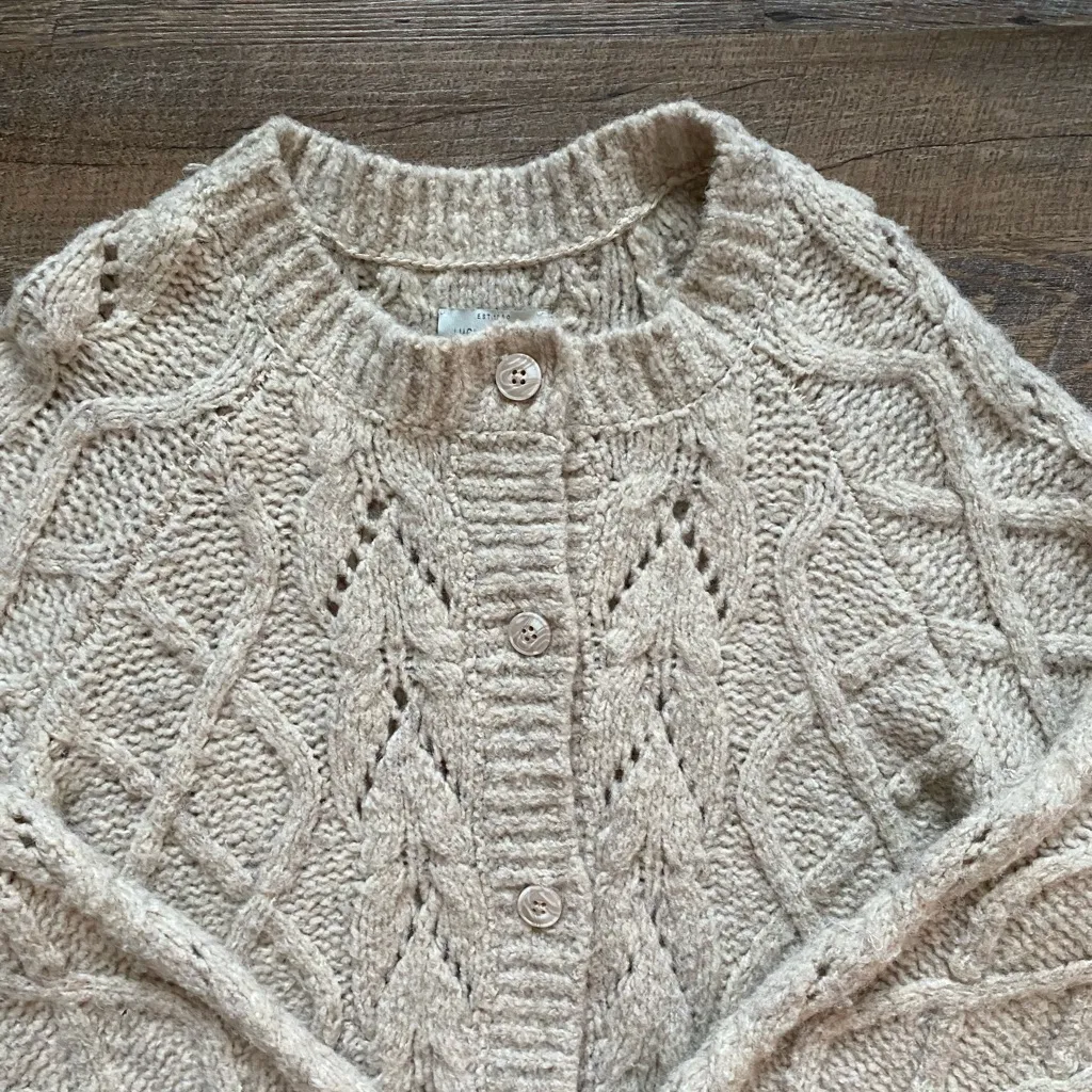 Lucky brand oatmeal cardigan, size small - Image 3