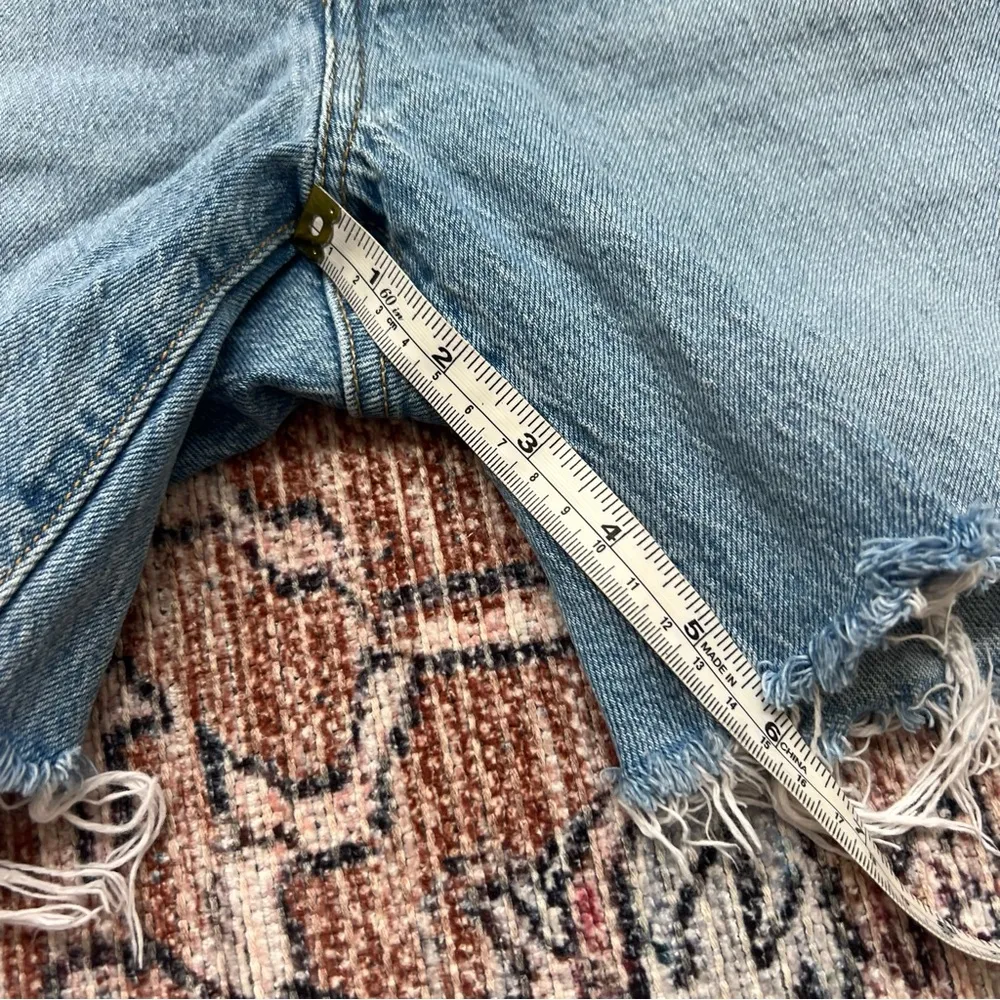 Levi’s 501 Classic Mid Thigh Denim Jean Shorts Denim Frayed Hem Distressed 6” - Image 5