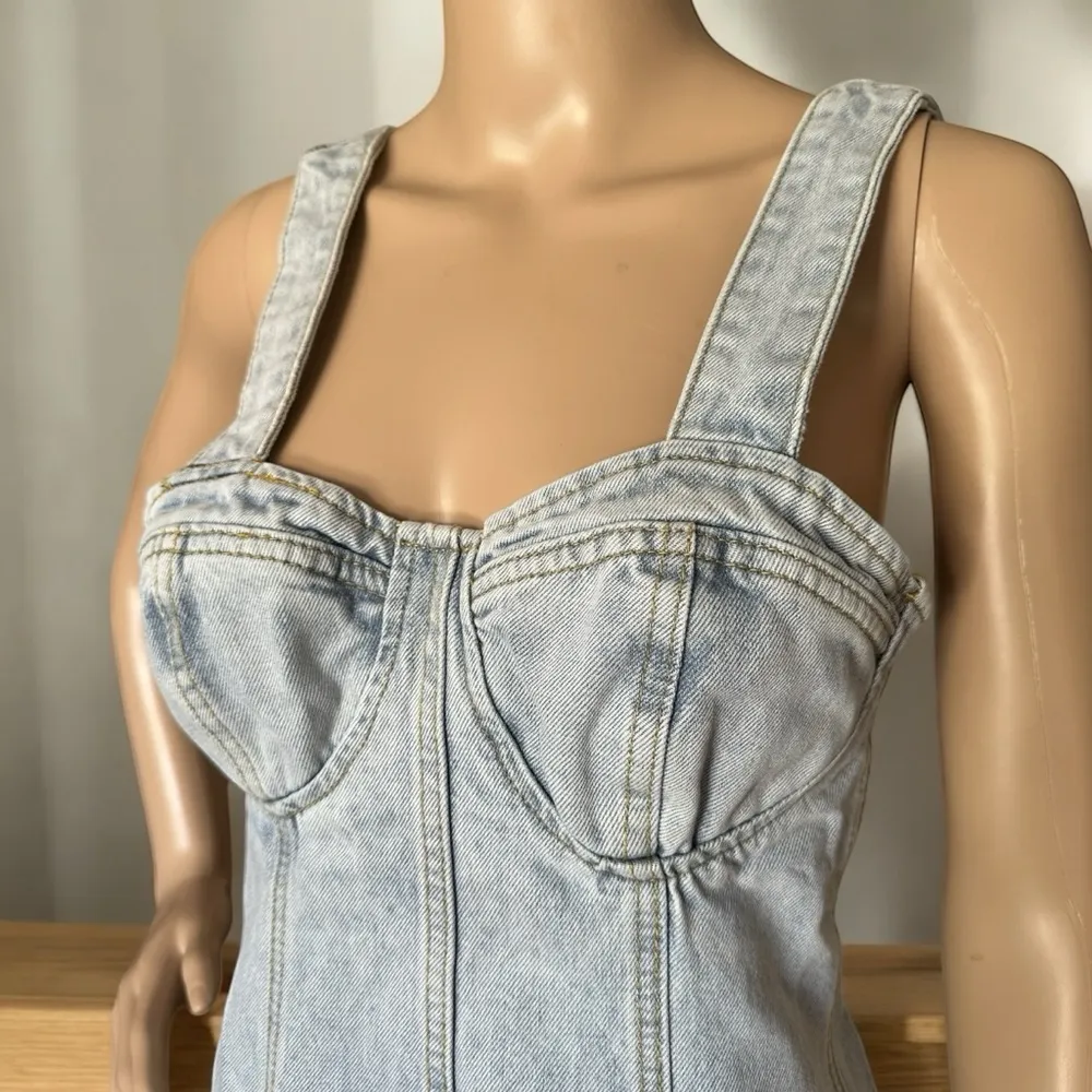 NWT Lulu’s Stylish Daze Light Wash Denim Sleeveless Bustier Mini Dress S - Image 5