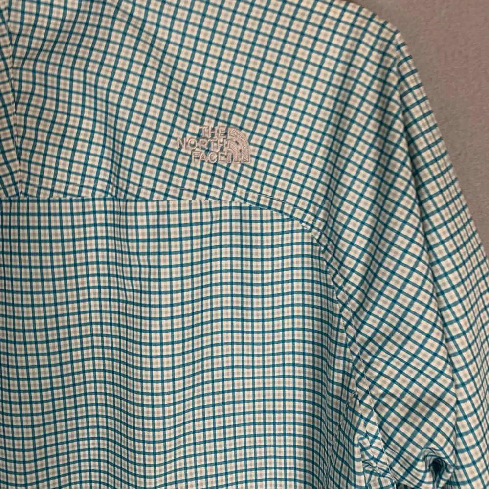 The North Face Blue and White Jacket Lightweight Design Ladies Medium - Image 4