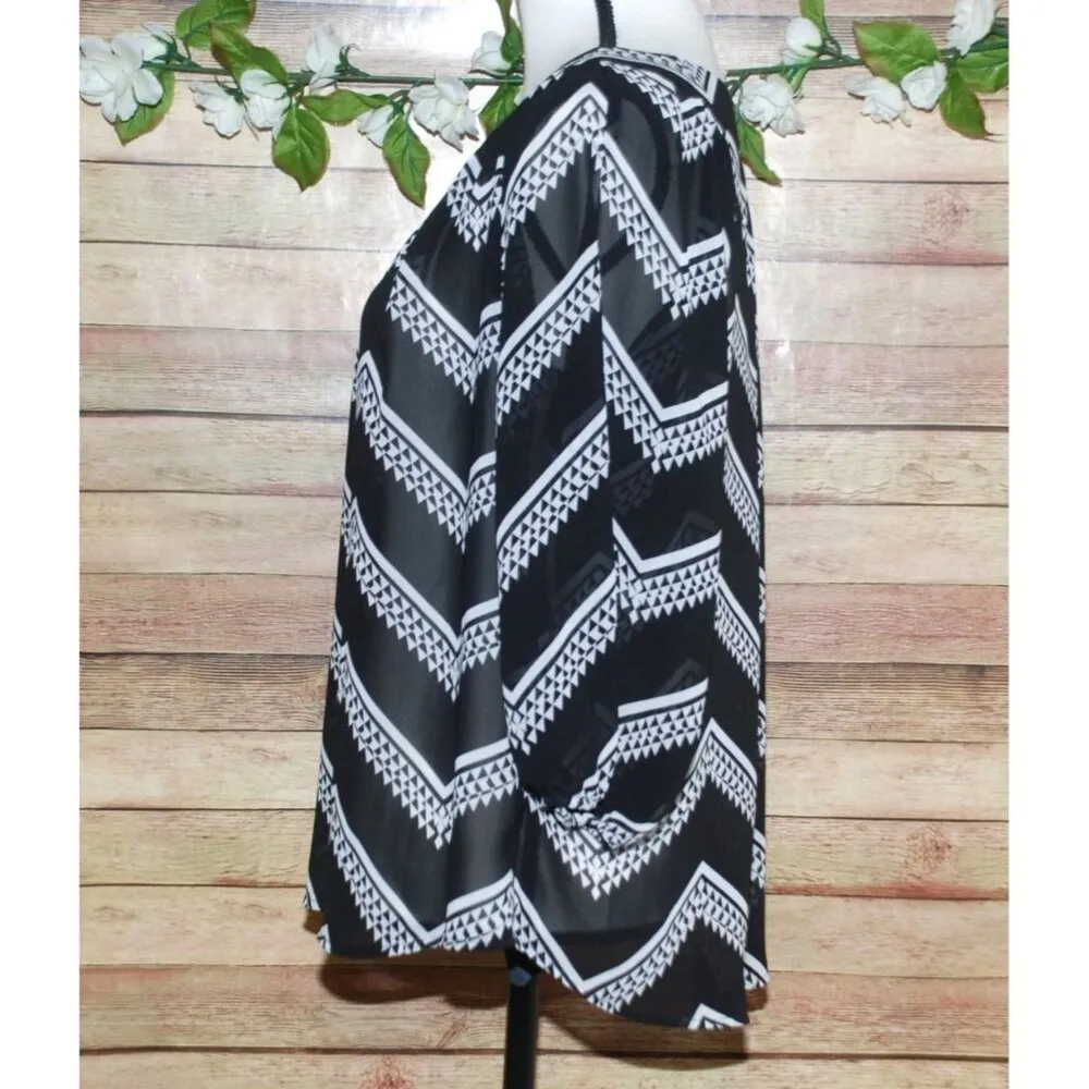 My Michelle Ladies Black Sheer Blouse Size L Chevron Pattern 3/4 Sleeve V-Neck - Image 4