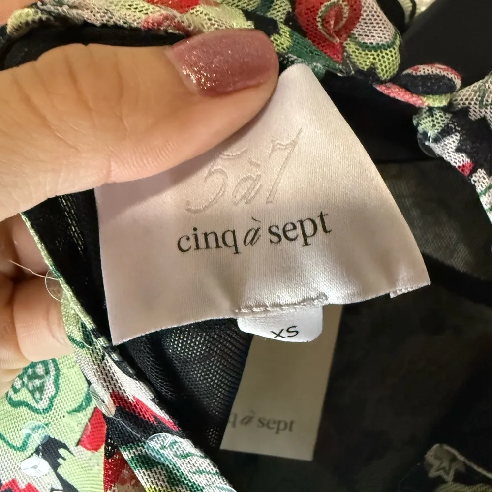 New NWT CINQ A SEPT SEQUIN EMBELLISHED SHIRRED TURTLENECK TOP FLORAL Size xs Green - Image 7