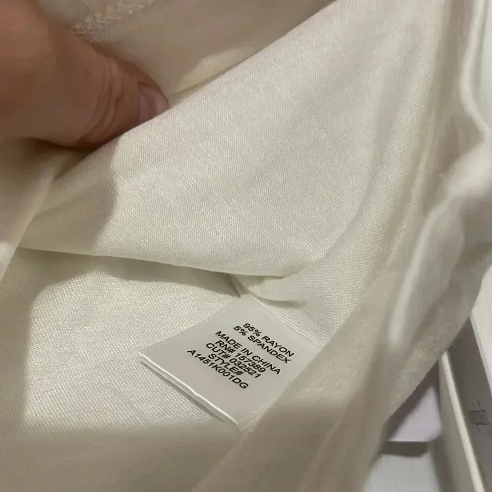 Originality buttery soft white crop tank top NWT M Size M - Image 5