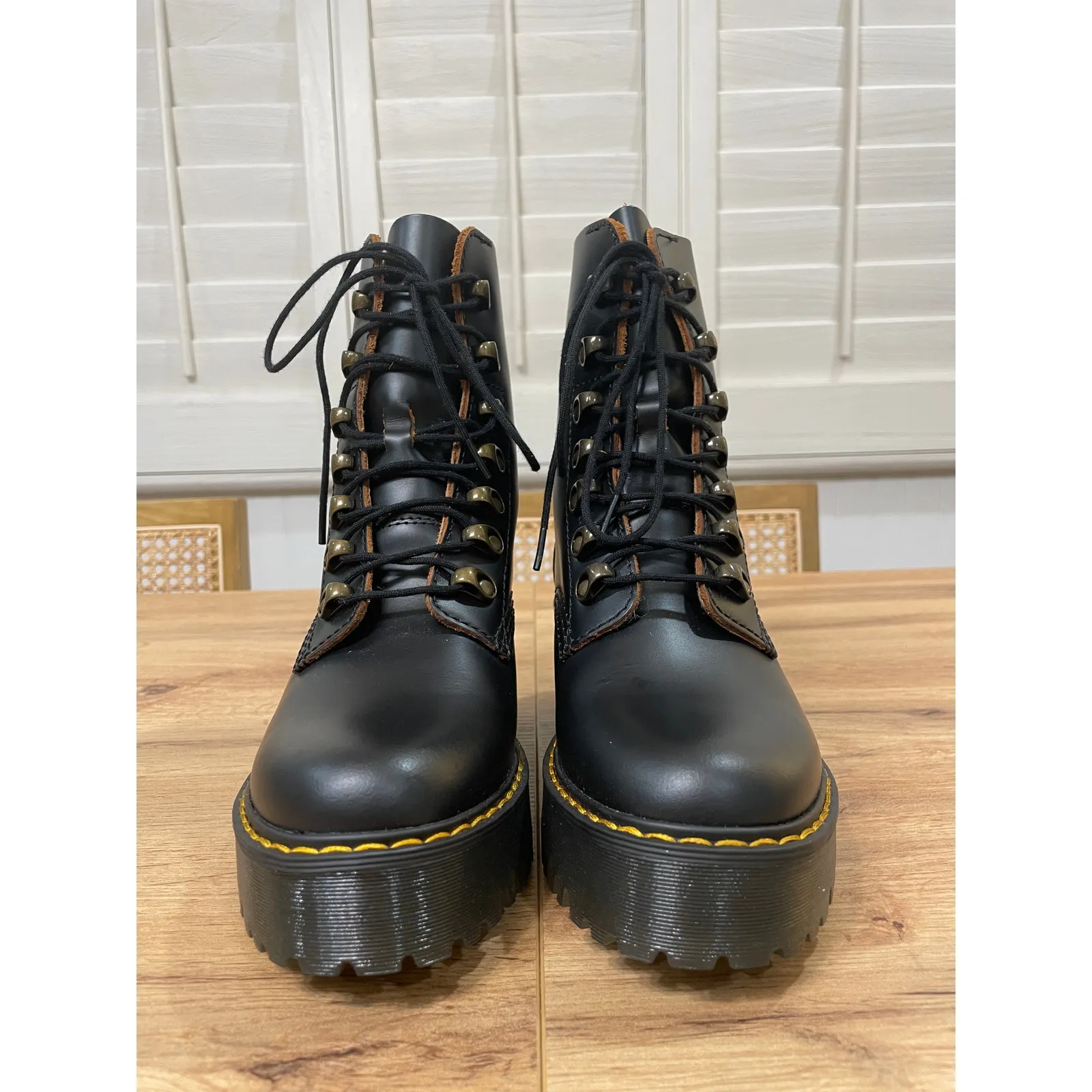 Dr. Martens Leona Women's Vintage Smooth Leather Heeled Boots Size 6 US 37 NWOB - Image 7